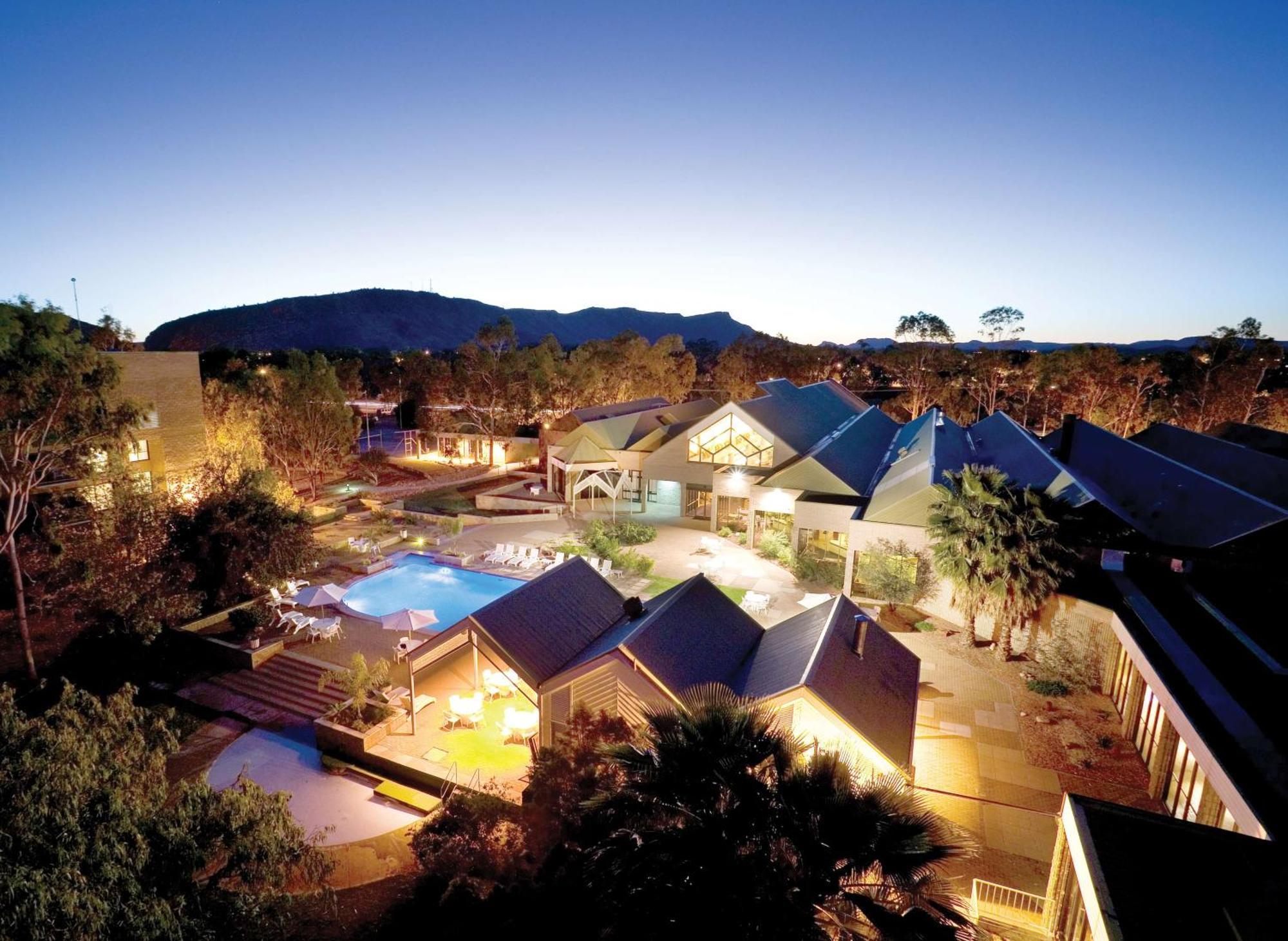 Doubletree By Hilton Alice Springs Hotel Exterior photo